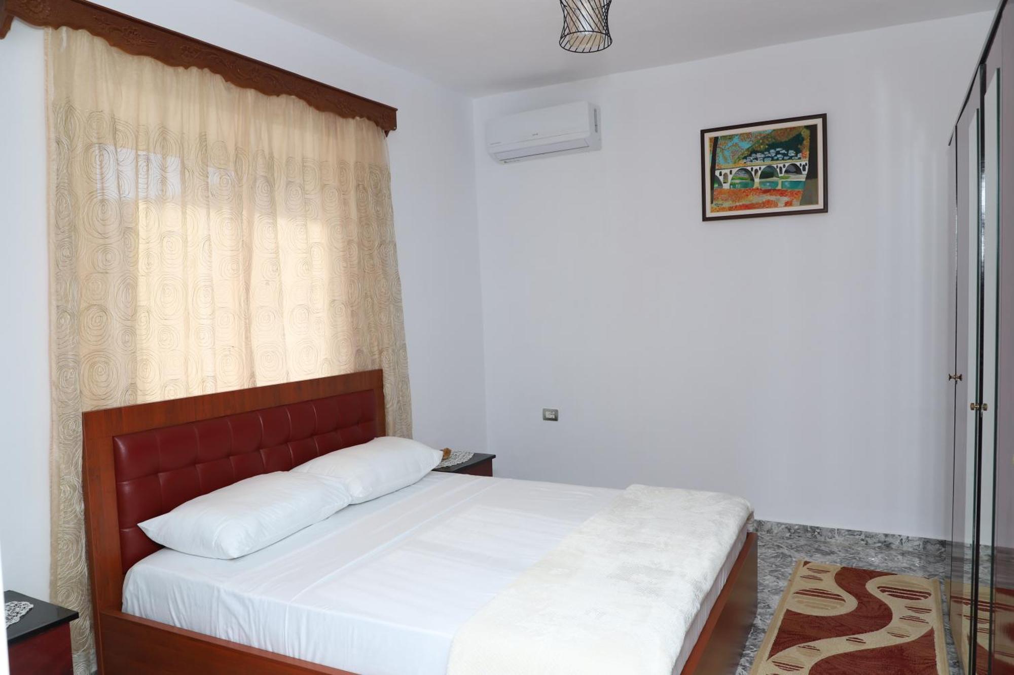 Villa Xherimeja Family Oasis Berat Bilik gambar